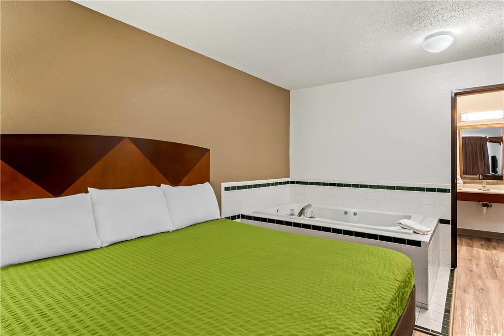 Econo Lodge Inn & Suites Auburn Quarto foto